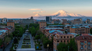 Yerevan_Montagne-Arafat_shutterstock_1076193443