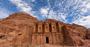 Il Monastero di Ad-Deir a Petra, tappa del pellegrinaggio in Giordania